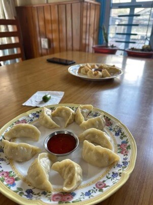 momo-nepalskoe-blyudo